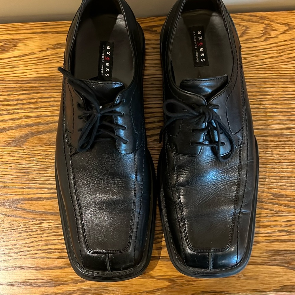 Access men’s dress shoes black size 10.5